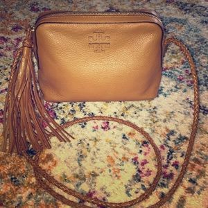 Tory Burch Taylor Camera Bag in Saddle